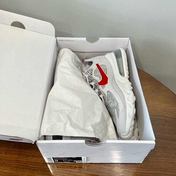 NWT Nike Air Max React 270, Size 9 - Picture 4 of 8
